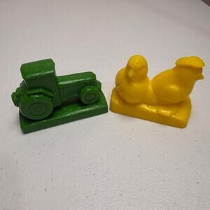 Mold-A-Rama Chicago Museum Science Industry Yellow Baby Chicks Tractor Green SET